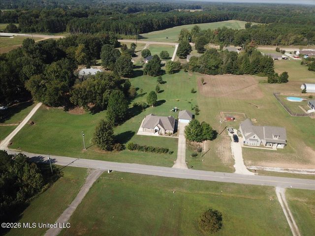 196 S Moore Crossing, Byhalia, MS 38611