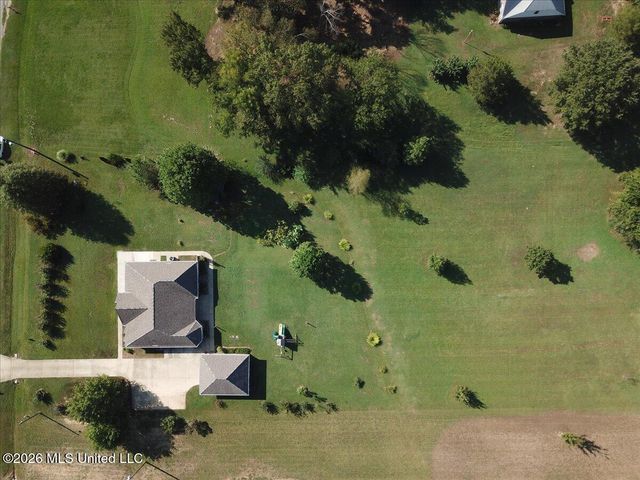 196 S Moore Crossing, Byhalia, MS 38611