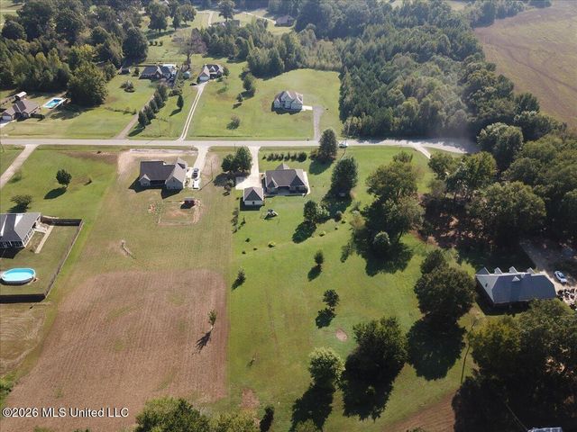 196 S Moore Crossing, Byhalia, MS 38611