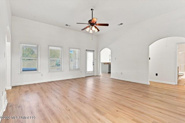 196 S Moore Crossing, Byhalia, MS 38611