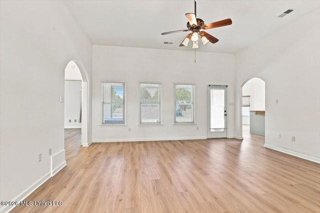 196 S Moore Crossing, Byhalia, MS 38611