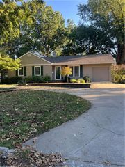 1003 Maple Street, Lee's Summit, MO 64063