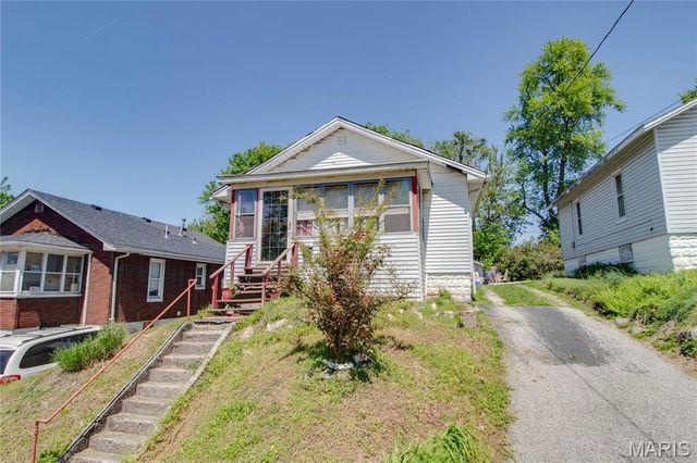 2612 Yager Avenue, Alton, IL 62002