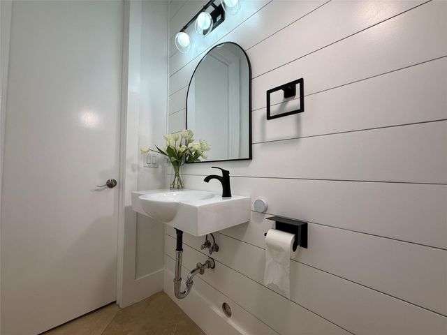 1608 Patterson Street A, Houston, TX 77007