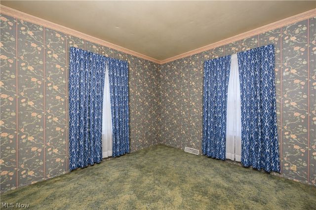 2400 40th Street NE, Canton, OH 44705