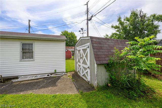 2400 40th Street NE, Canton, OH 44705