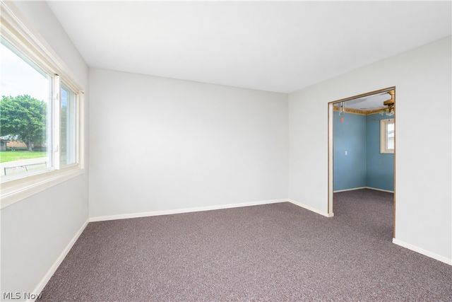 2400 40th Street NE, Canton, OH 44705