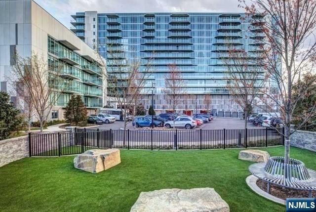 320 Adolphus Avenue 404, Cliffside Park, NJ 07010