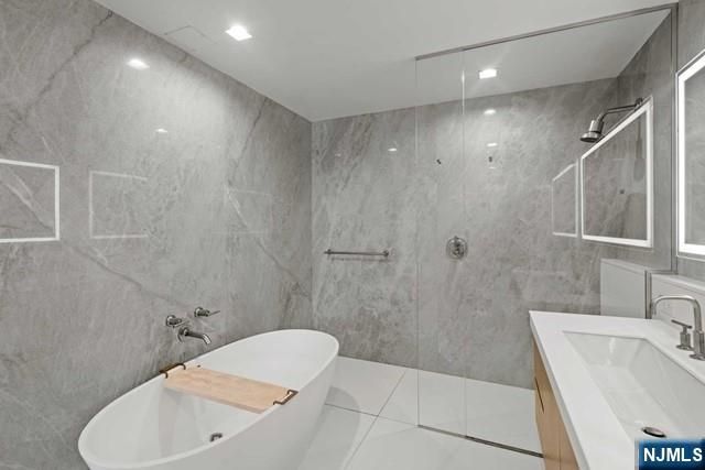 320 Adolphus Avenue 404, Cliffside Park, NJ 07010