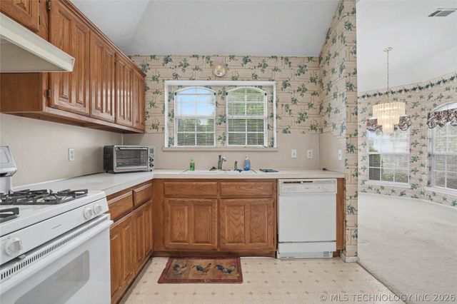 11862 S 269th East Avenue, Coweta, OK 74429