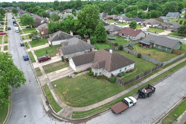 11862 S 269th East Avenue, Coweta, OK 74429