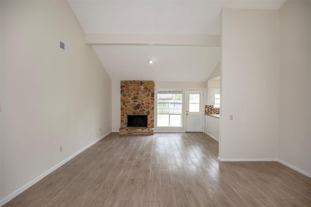 15106 Silverman Street, Webster, TX 77598