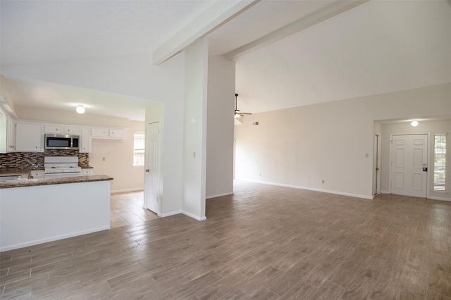 15106 Silverman Street, Webster, TX 77598