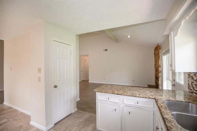 15106 Silverman Street, Webster, TX 77598