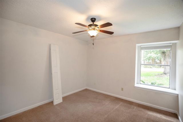 15106 Silverman Street, Webster, TX 77598