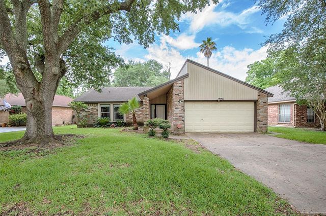 15106 Silverman Street, Webster, TX 77598
