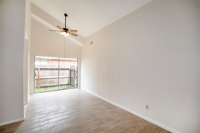 15106 Silverman Street, Webster, TX 77598