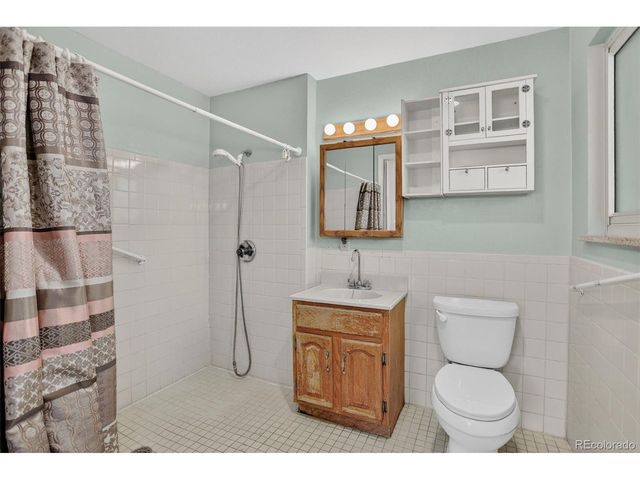 6942 W 68th Pl, Arvada, CO 80003