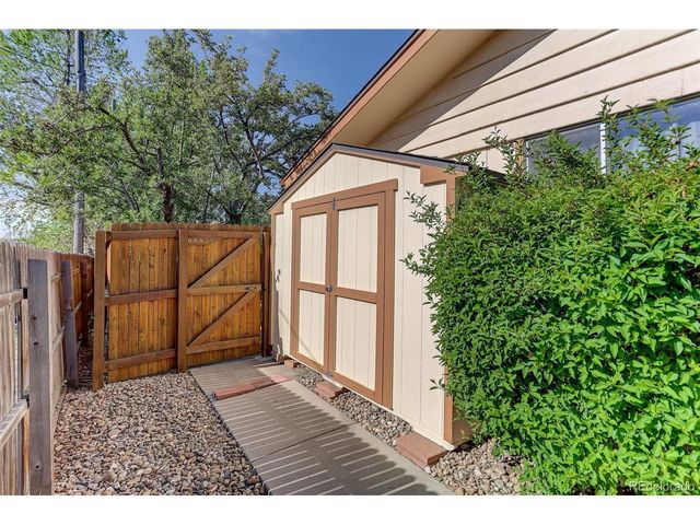 6942 W 68th Pl, Arvada, CO 80003