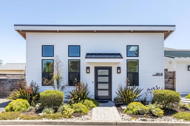 201 Miramontes Avenue, Half Moon Bay, CA 94019