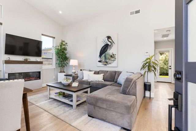 201 Miramontes Avenue, Half Moon Bay, CA 94019