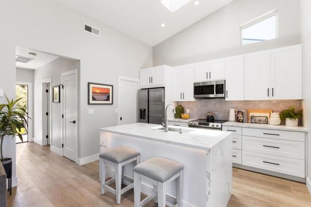 201 Miramontes Avenue, Half Moon Bay, CA 94019