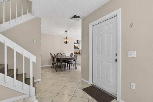 121 1st Terrace, Palm Beach Gardens, FL 33418