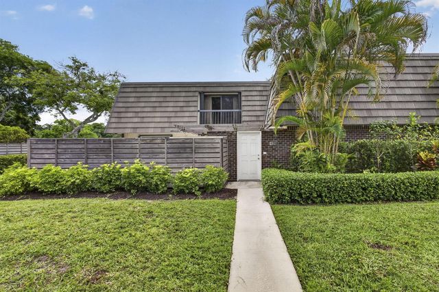 121 1st Terrace, Palm Beach Gardens, FL 33418