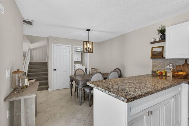 121 1st Terrace, Palm Beach Gardens, FL 33418