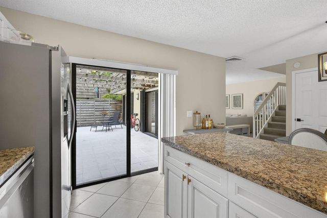 121 1st Terrace, Palm Beach Gardens, FL 33418
