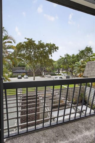 121 1st Terrace, Palm Beach Gardens, FL 33418