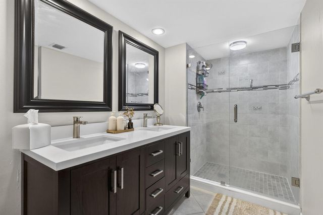121 1st Terrace, Palm Beach Gardens, FL 33418