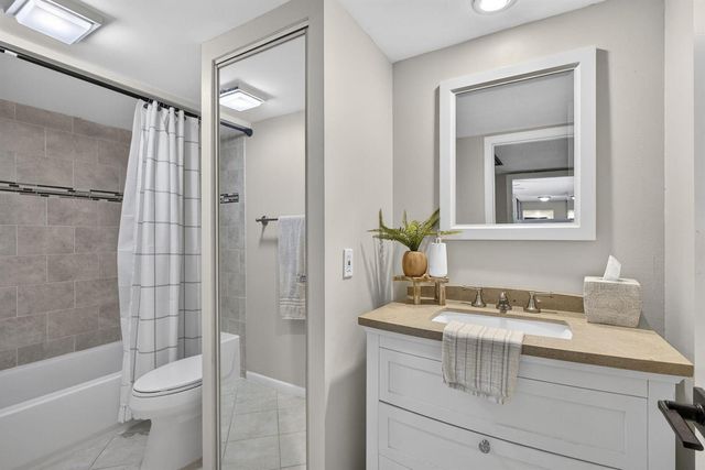 121 1st Terrace, Palm Beach Gardens, FL 33418