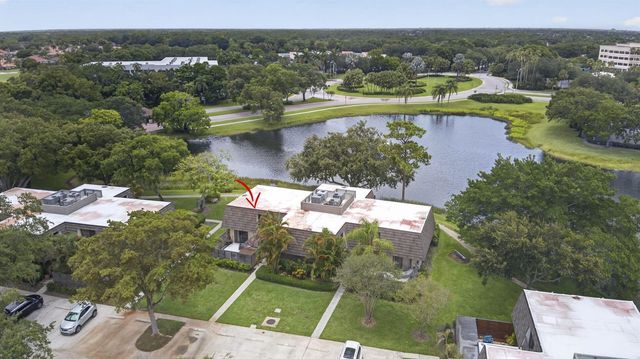 121 1st Terrace, Palm Beach Gardens, FL 33418