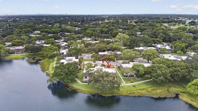 121 1st Terrace, Palm Beach Gardens, FL 33418