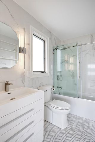 75-02 West Shore Road 2, Port Washington, NY 11050