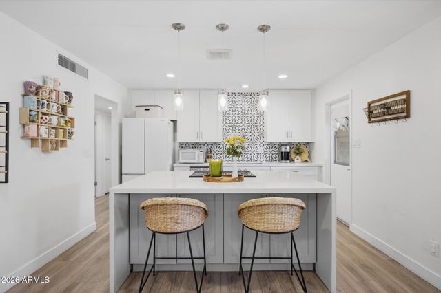 133 E ALAMEDA Drive, Tempe, AZ 85282