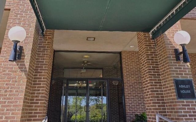 14 Lockwood Drive 2e, Charleston, SC 29401