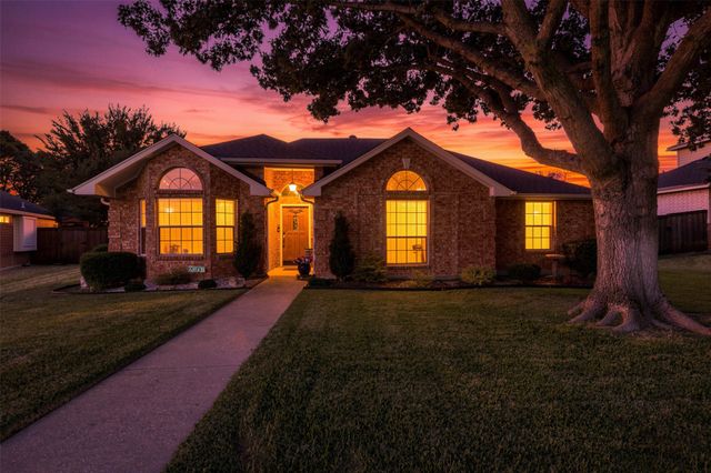 2307 Bristol Drive, Carrollton, TX 75006