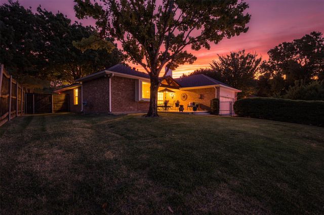 2307 Bristol Drive, Carrollton, TX 75006