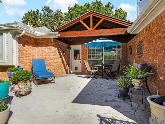 2307 Bristol Drive, Carrollton, TX 75006