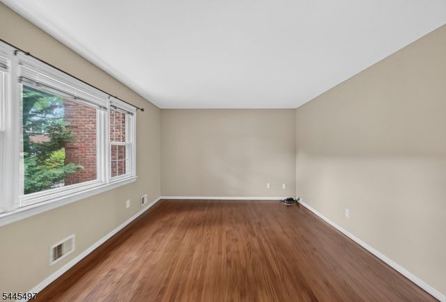 5 Stanford Dr, Bridgewater Twp., NJ 08807