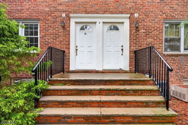 5 Stanford Dr, Bridgewater Twp., NJ 08807