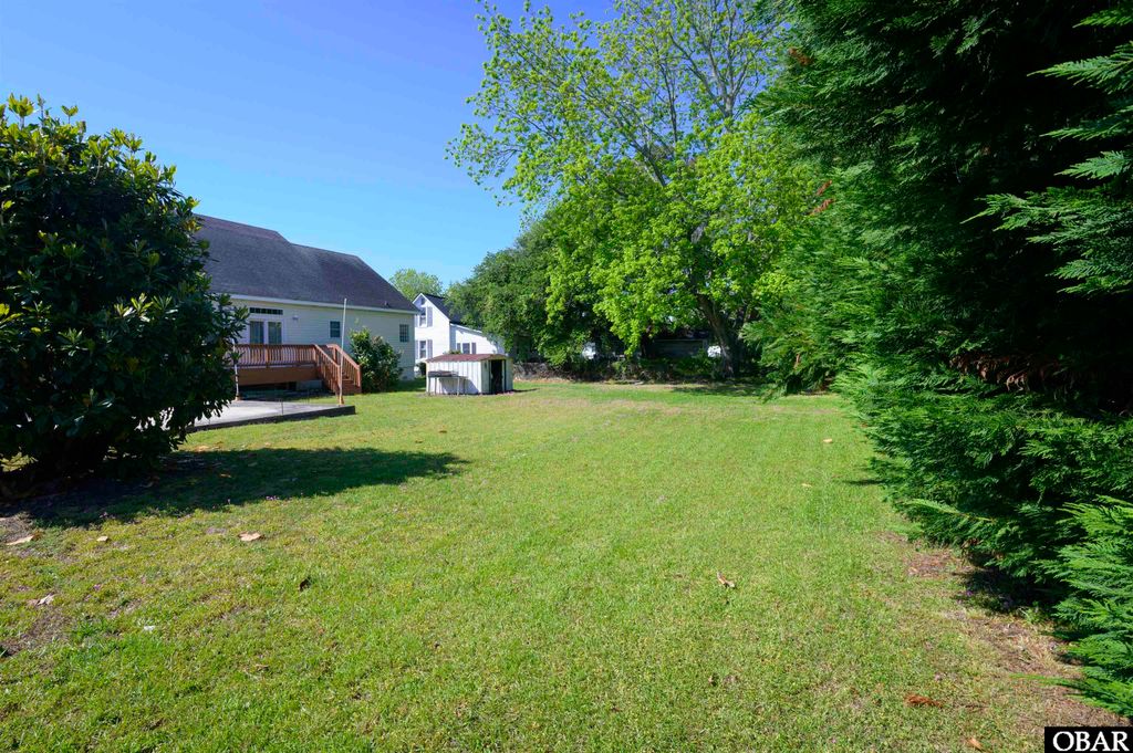 Image 12 of property listing at 511 Sir Walter Raleigh Street, Manteo, NC 27954