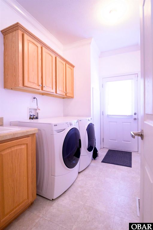 Image 24 of property listing at 511 Sir Walter Raleigh Street, Manteo, NC 27954