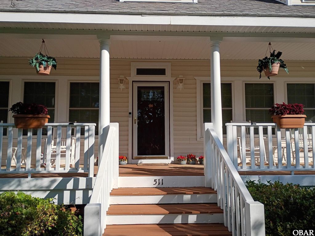 Image 4 of property listing at 511 Sir Walter Raleigh Street, Manteo, NC 27954