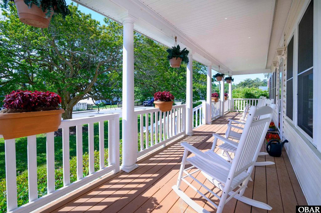 Image 6 of property listing at 511 Sir Walter Raleigh Street, Manteo, NC 27954
