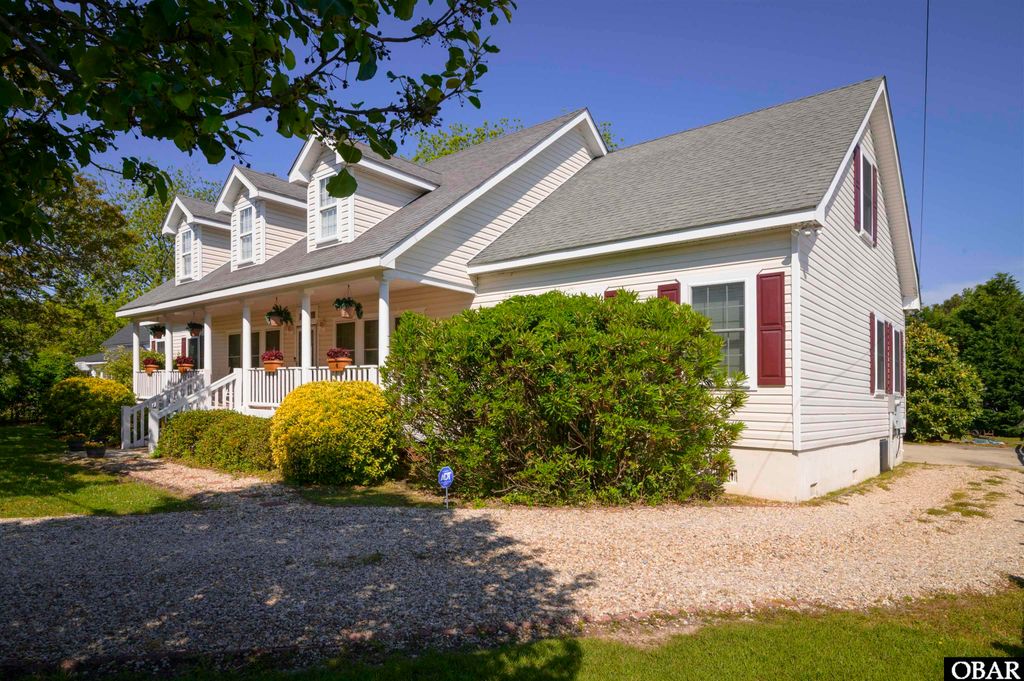 Image 8 of property listing at 511 Sir Walter Raleigh Street, Manteo, NC 27954