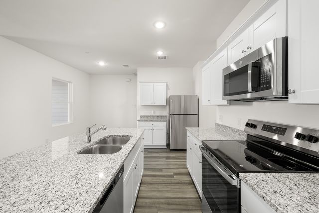 853 Pourtales Lane, Cedar Hill, TX 75104