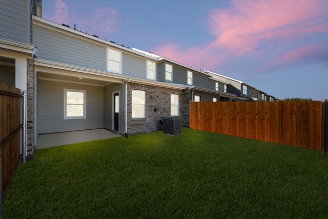 853 Pourtales Lane, Cedar Hill, TX 75104